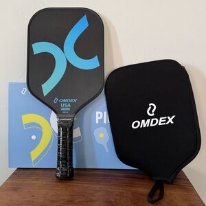 Pickleball Paddle Carbon Fiber with Protective Cover (NEW)